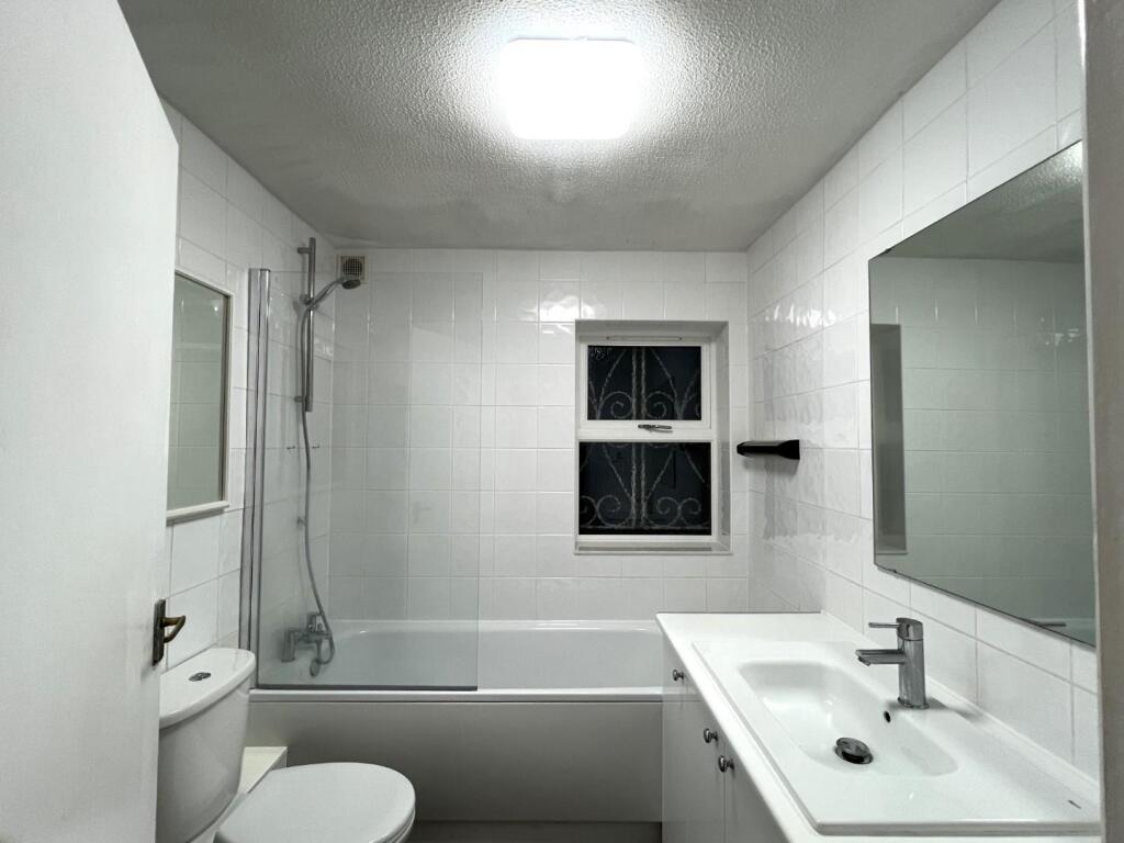 NEW BATHROOM.JPG