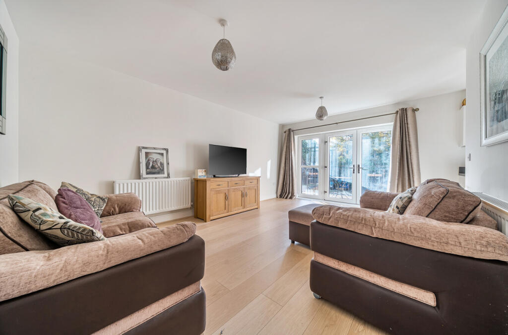 1373950-19-690a17...