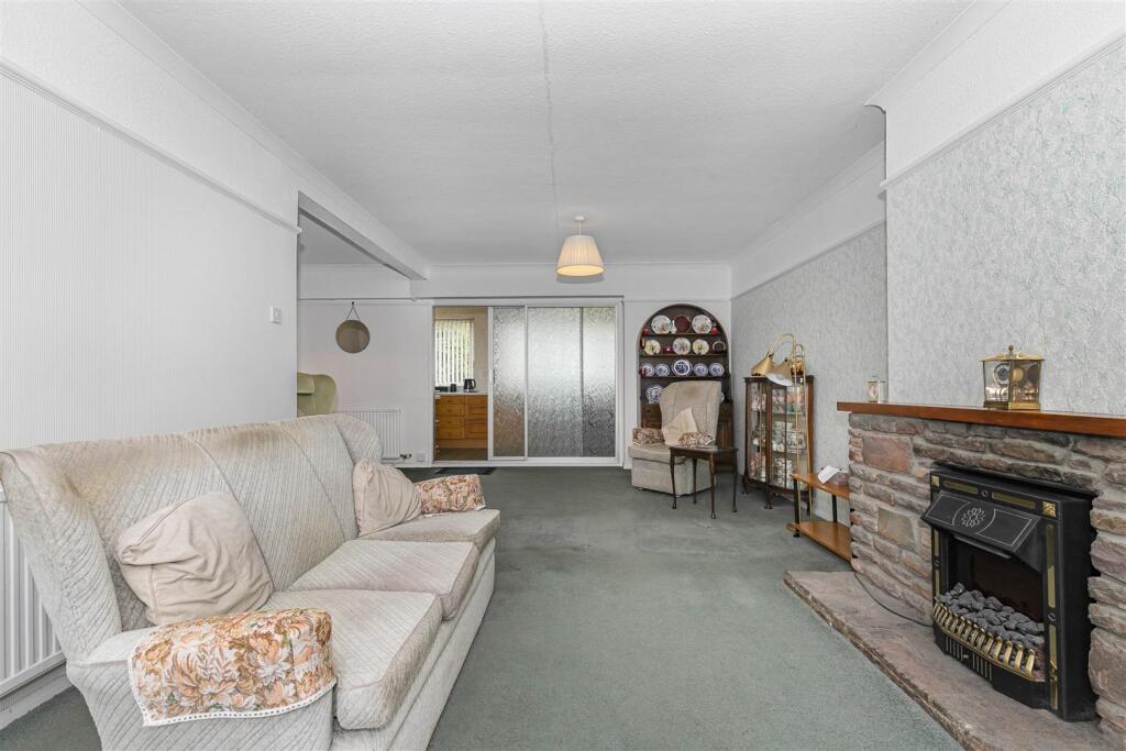 new lounge 2.jpg