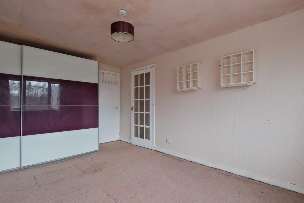 022-76 Hirst Road Harthill, ML7 5TL.jpg