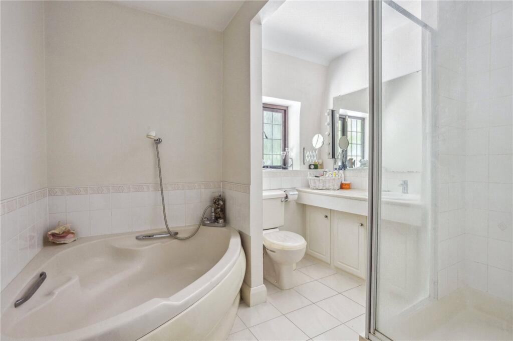Bath/Shower Room