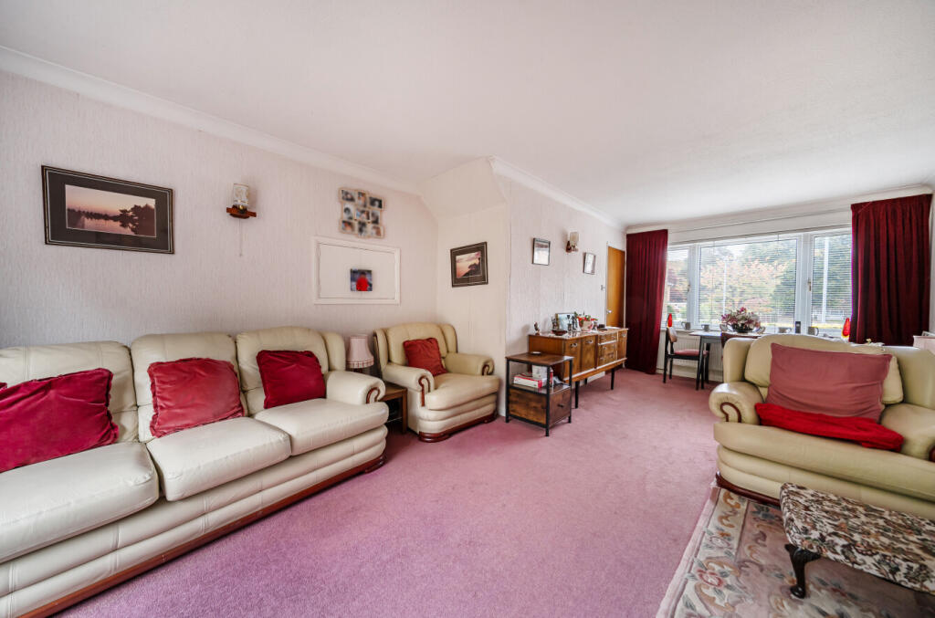 1369323-4-68ef747...