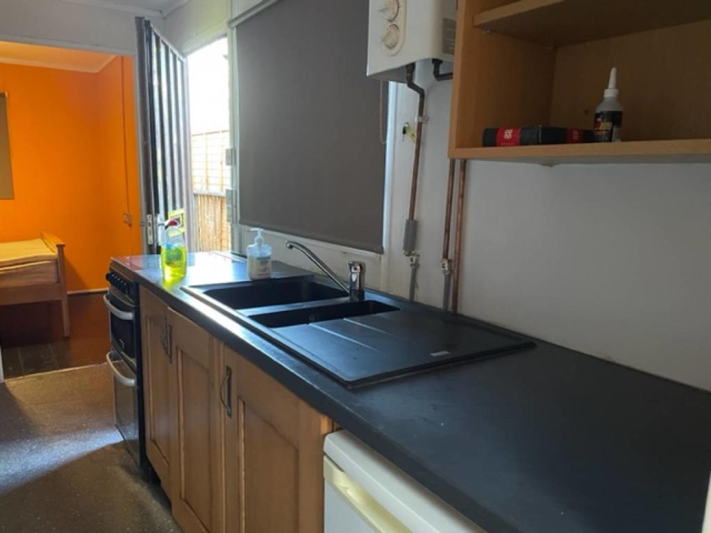 MFL4211520_965.jpg