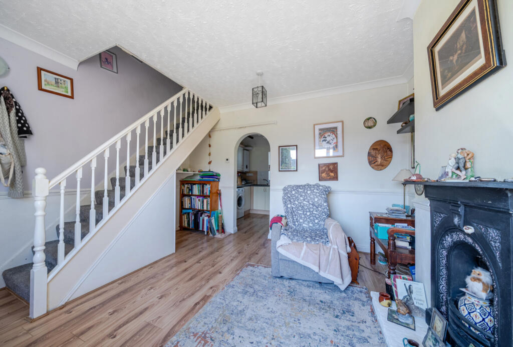 43-6823830fb7a27-...