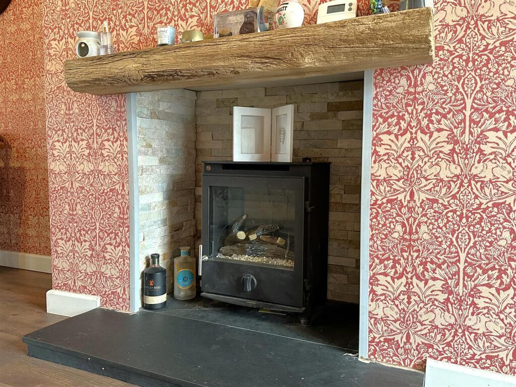 Feature Fireplace 718