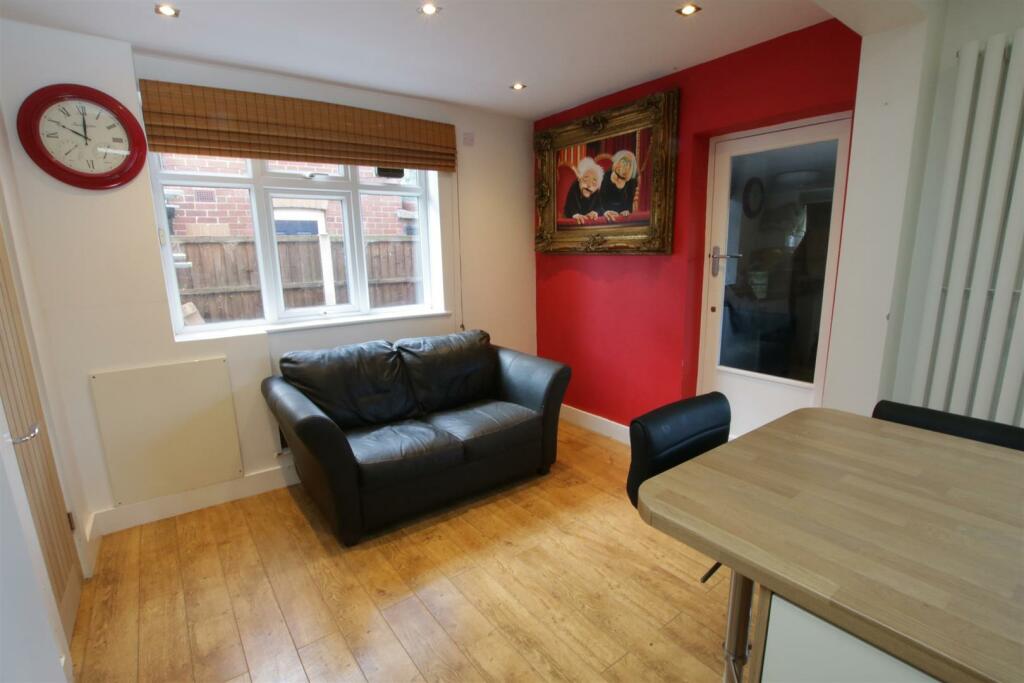 OPEN PLAN LIVING DINING KITCHEN