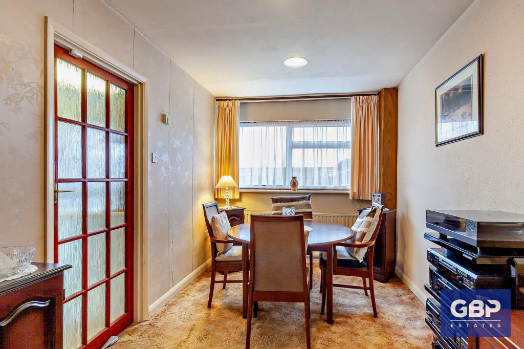 Lounge / Dining Room