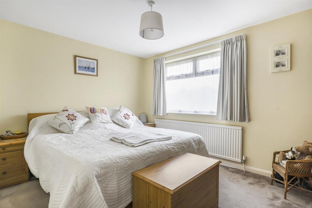 10 Orchard Close