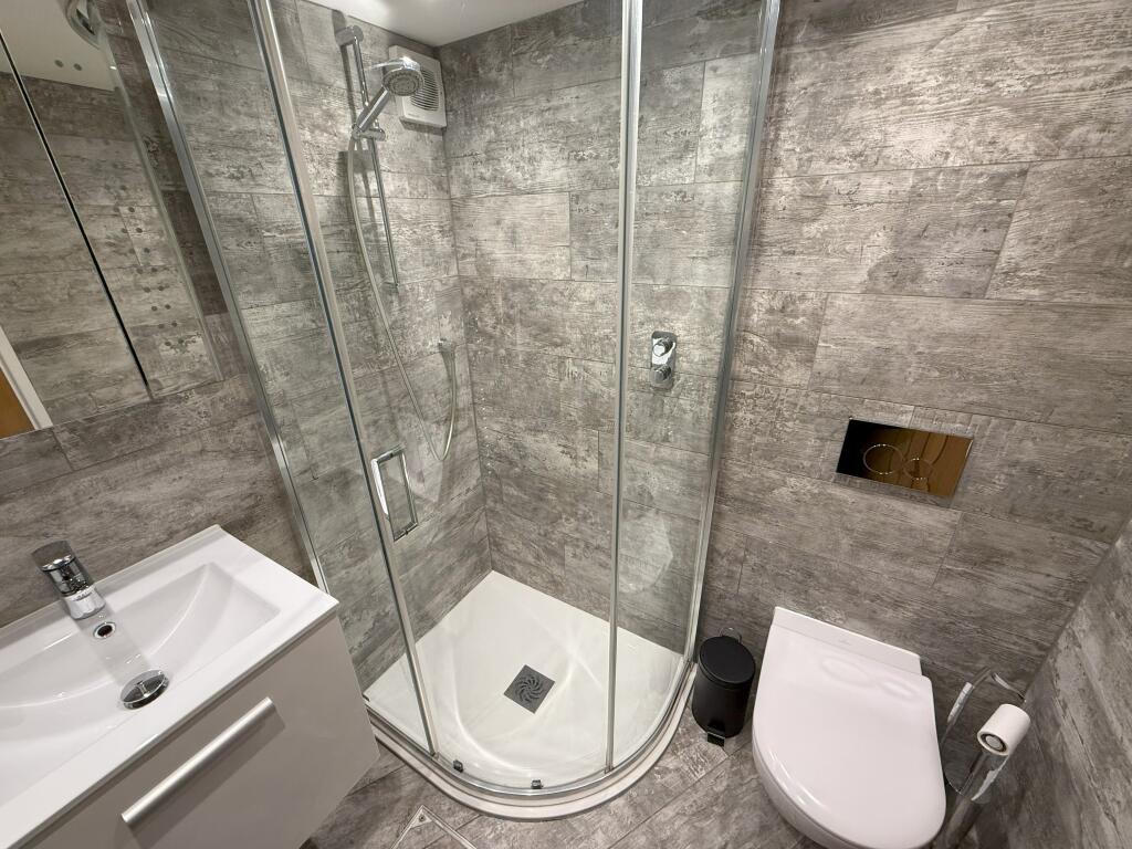 The Flat 15 Harvest Road Englefield Green Surrey 
