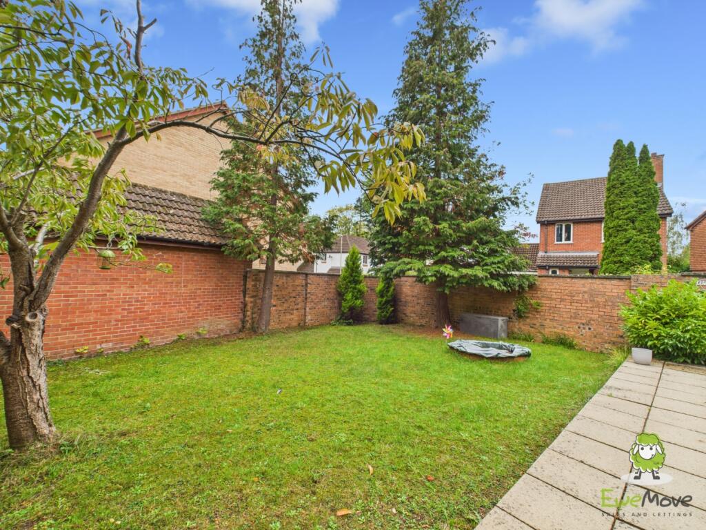 EweMove Estate Agents Basingstoke - Ajax Close -Ga