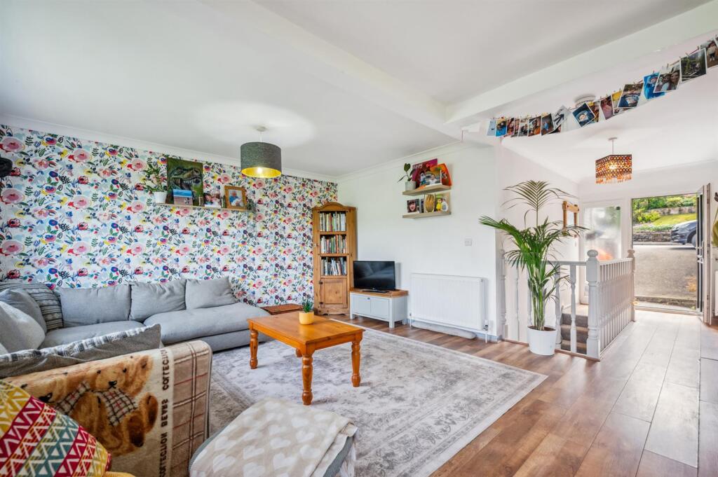 Lounge towards front door.jpg