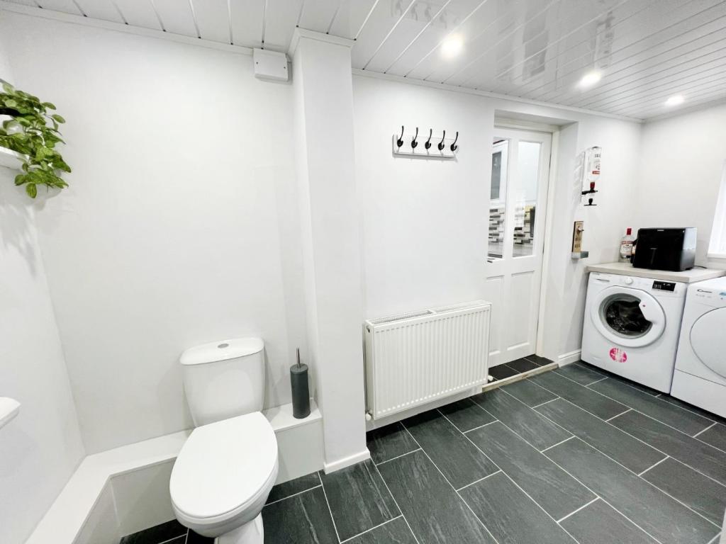 Utility Room 4.jpg