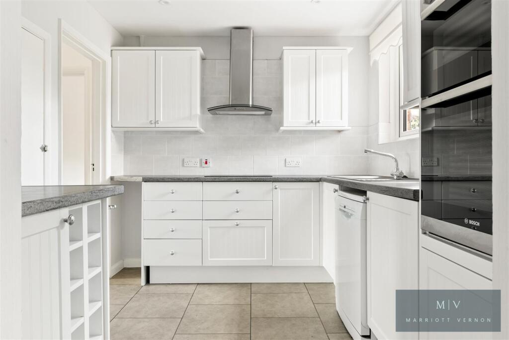 Rawlins Close 10 MV-9.jpg
