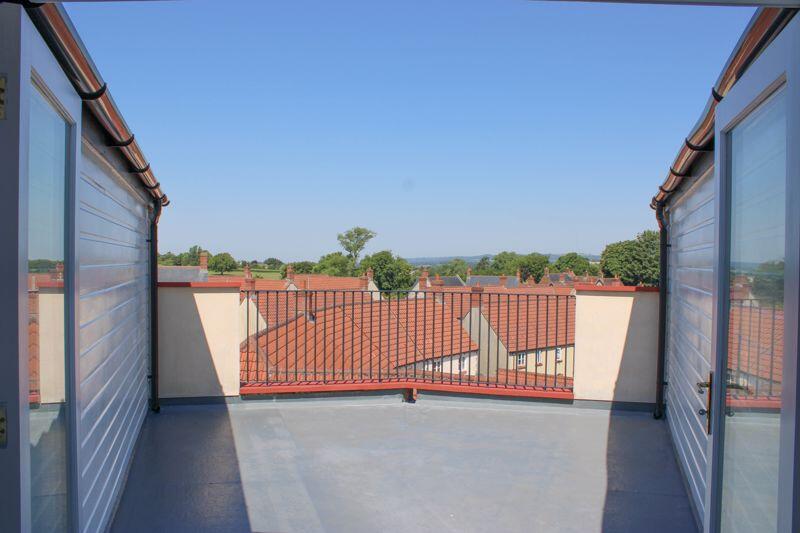 Roof Garden &amp; View