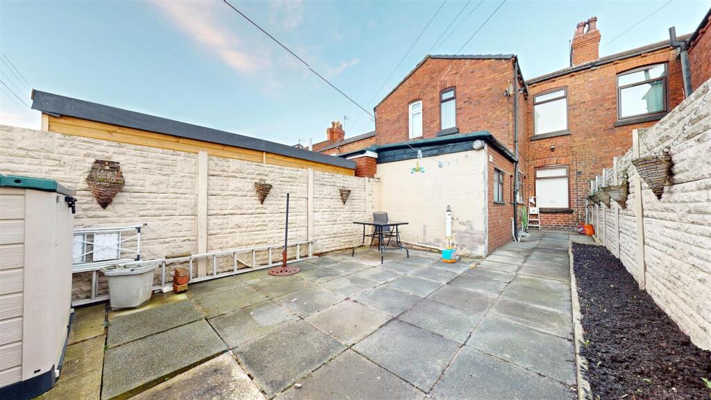 Greenfield Road Rear Yard