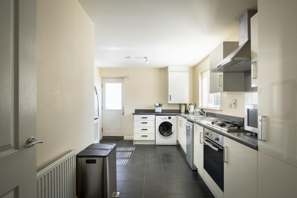 TamariskDrive-Kit...