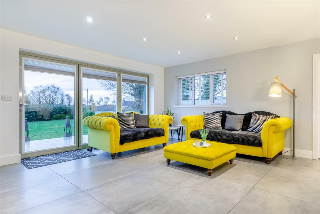 8578201-interior17.jpg