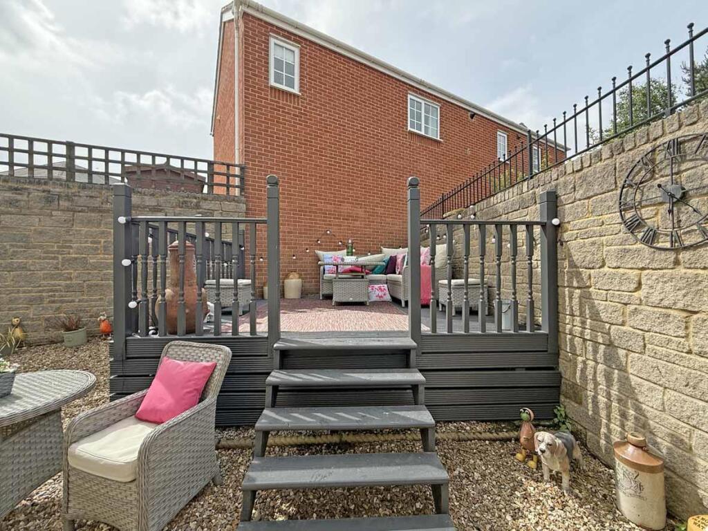 Frobisher Approach 75 - Garden 3.jpg