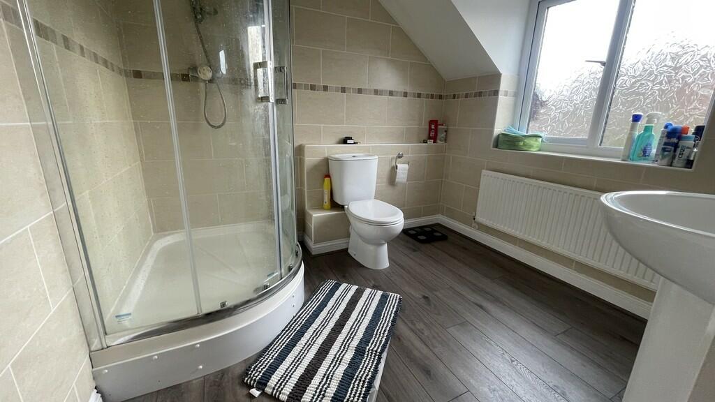 En Suite to Maste...