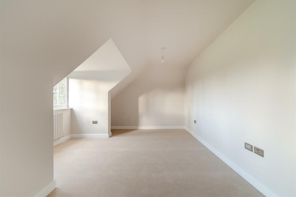 8575703-interior40.jpg