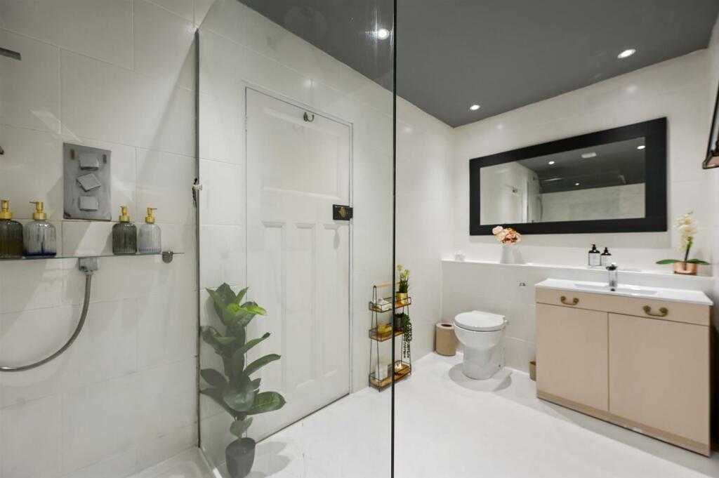 Ensuite.jpg