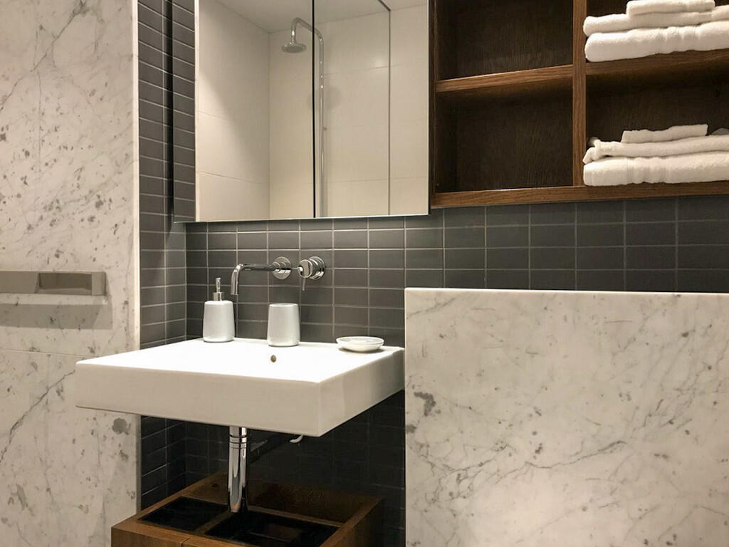 Shower room 2 New