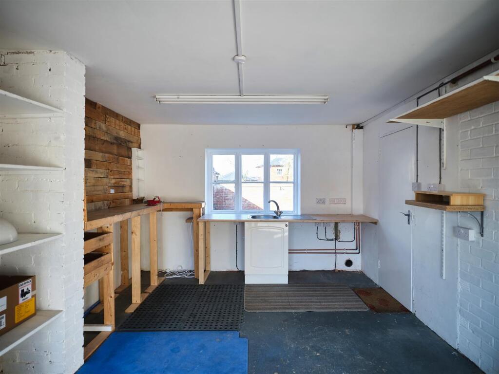 Garage 3.jpg