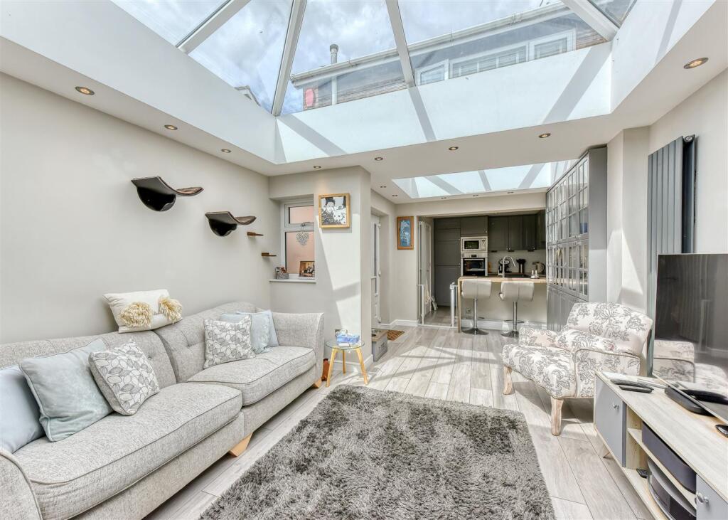 4 Oak Road-garden room4.jpg