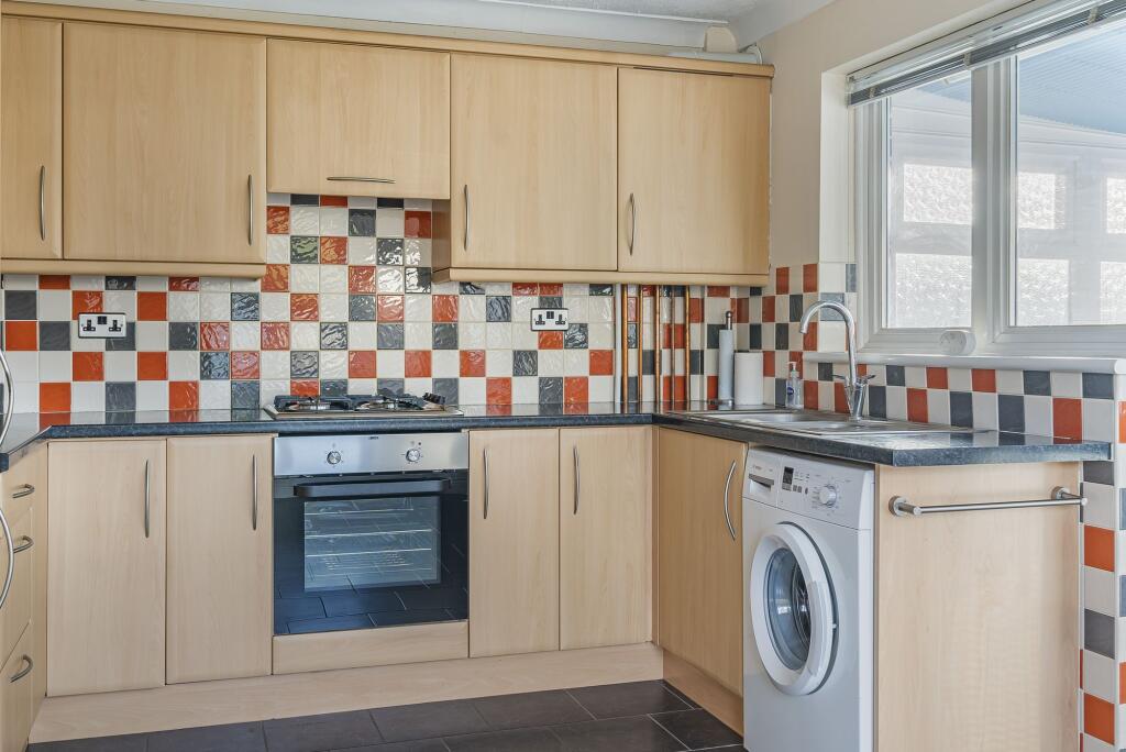 Kitchen/Dining Room (6)