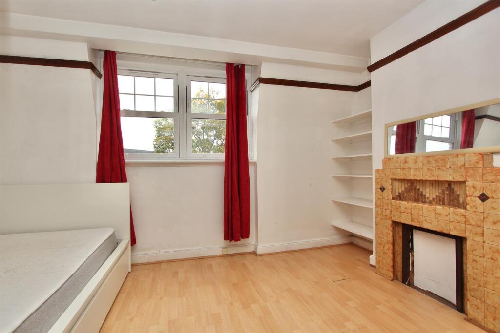 Nevill Road, N16