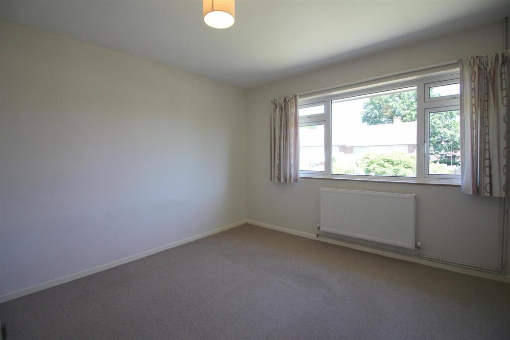 176a Southbourne Bedroom.jpg