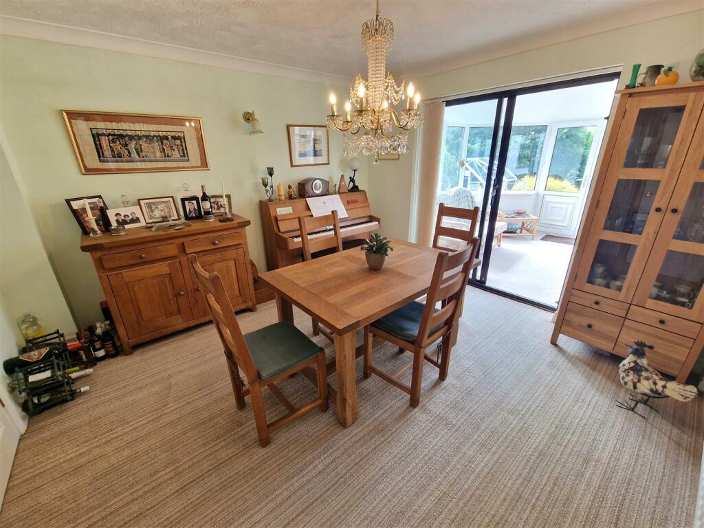 Dining Room.jpg