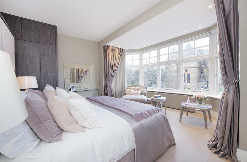 Flat D LHR master bedroom 3.jpg