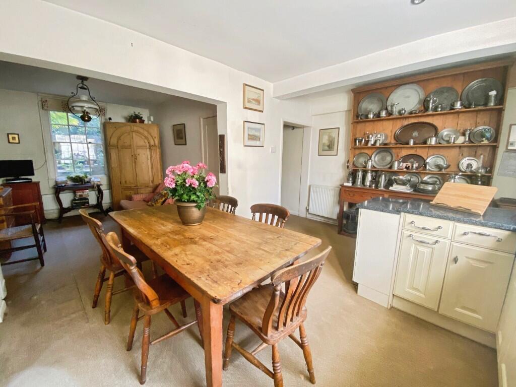 Kitchen &amp; Dining Rm