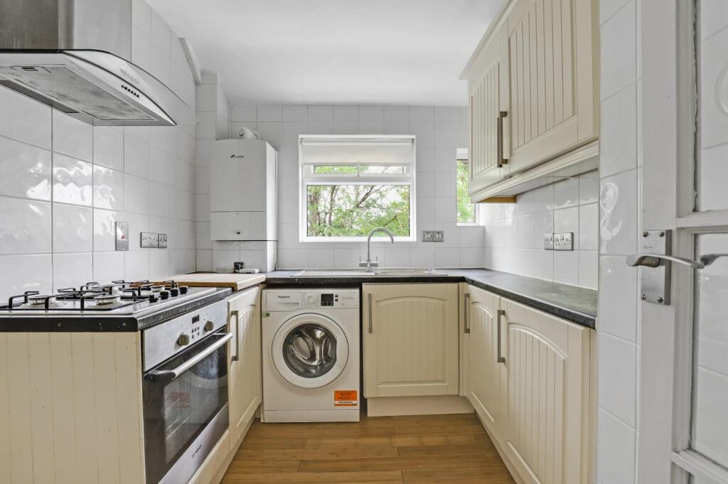 12-874aJHPropWorld - 18 Fountain Court - 34.jpg