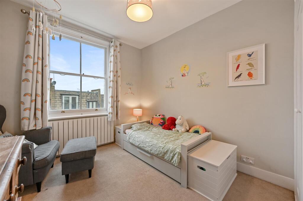 Brackenbury Road - Bedroom3 (1).JPG