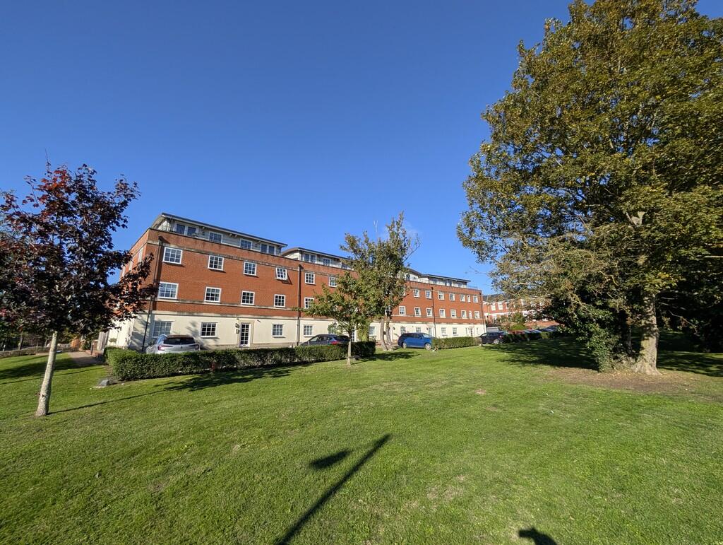 PXL_20251006_0956...