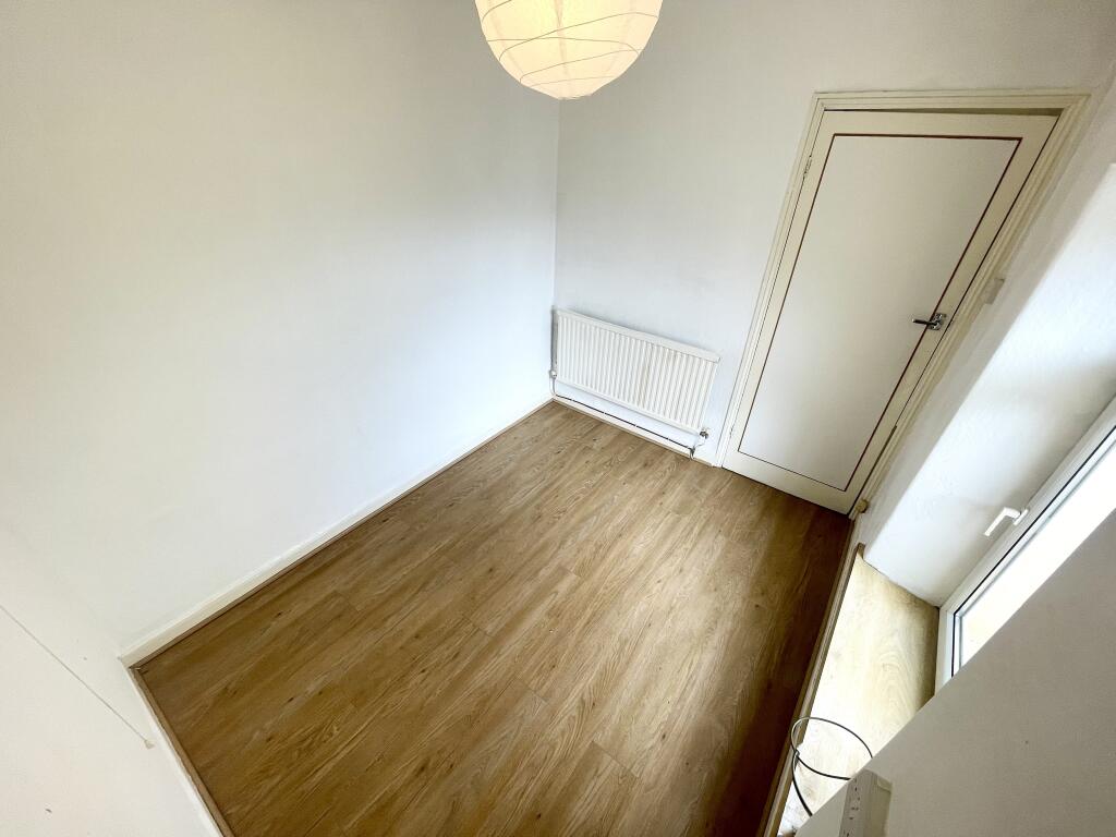 Bedroom 2(rear)
