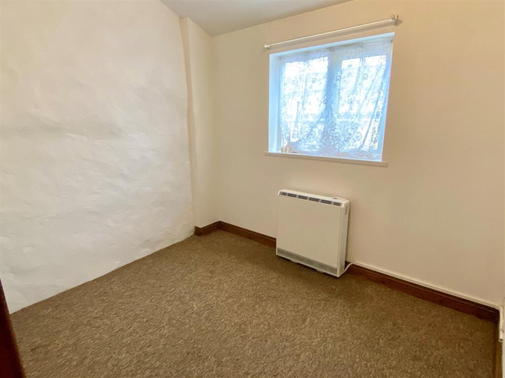 Straw Cottage Bedroom