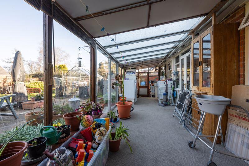 VERANDAH/UTILITY AREA (2)