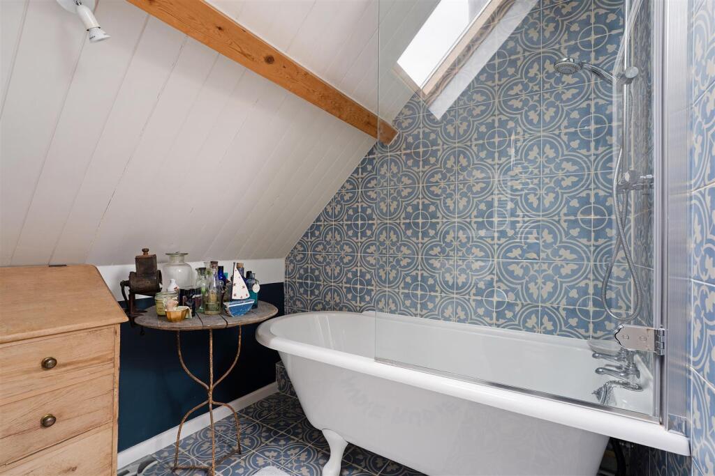 Bourne Cottage - Bathroom