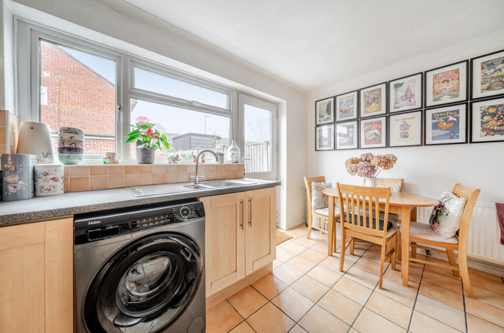 1383497-14-692472...