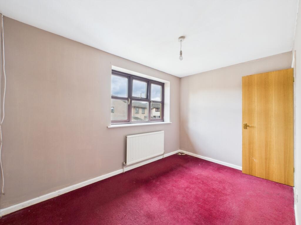 CAM01740G0-PR0372-STILL008