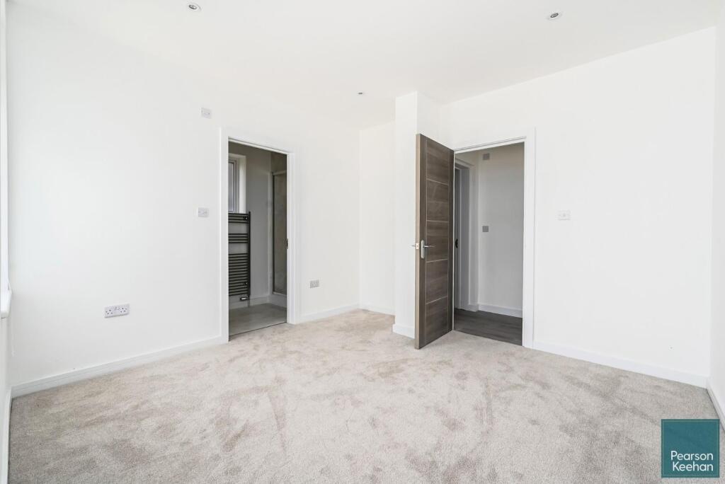 8-margery-road-hove-bn3 (15).jpg