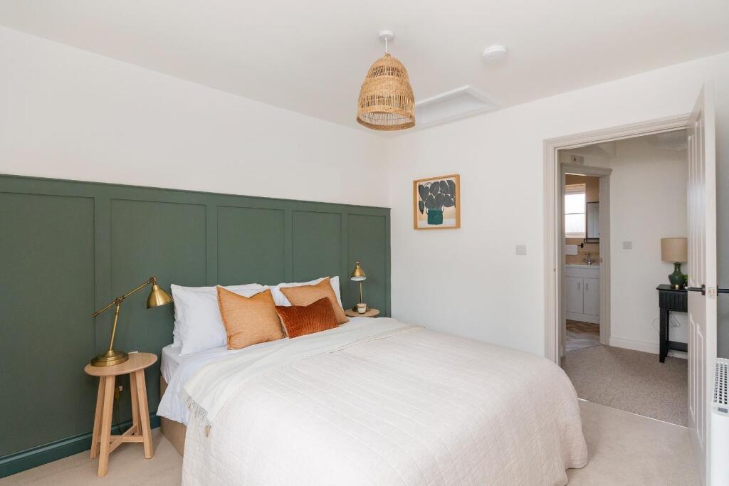 FBFSFSG - Bedroom B.jpg