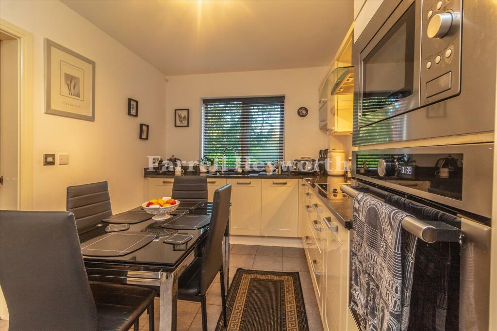 Kitchen image 4