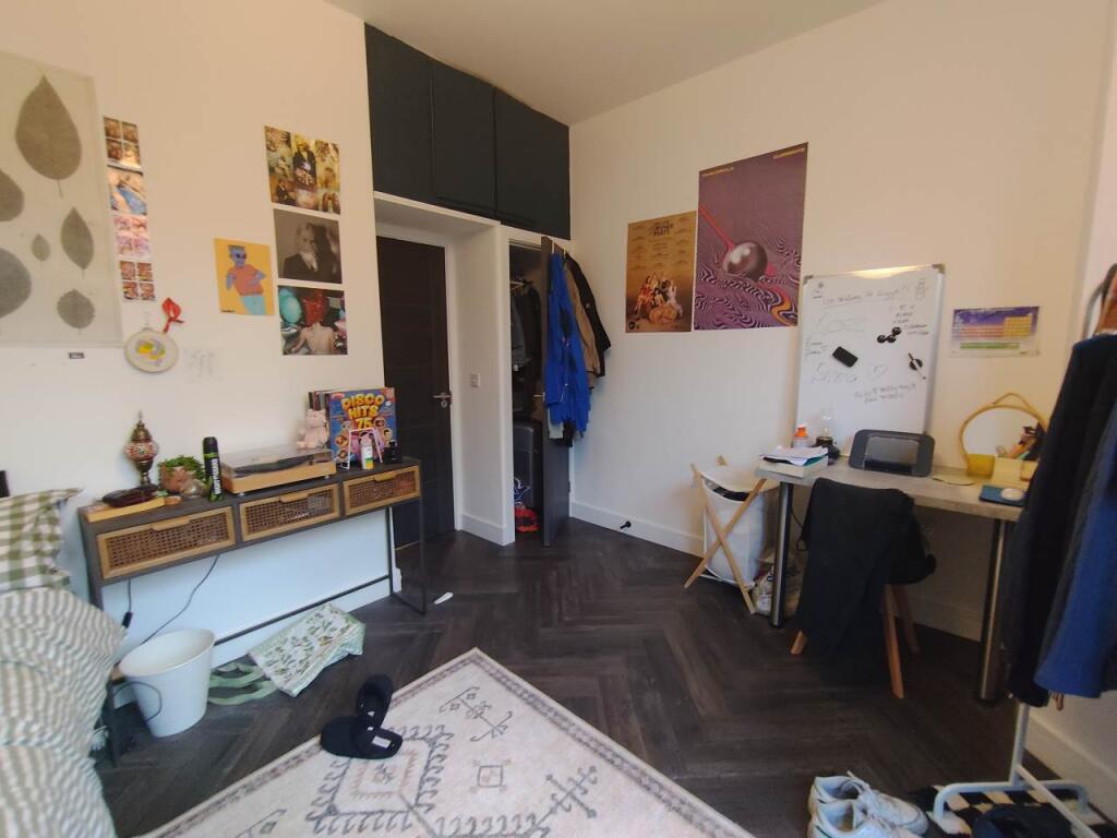Room 1 (2)