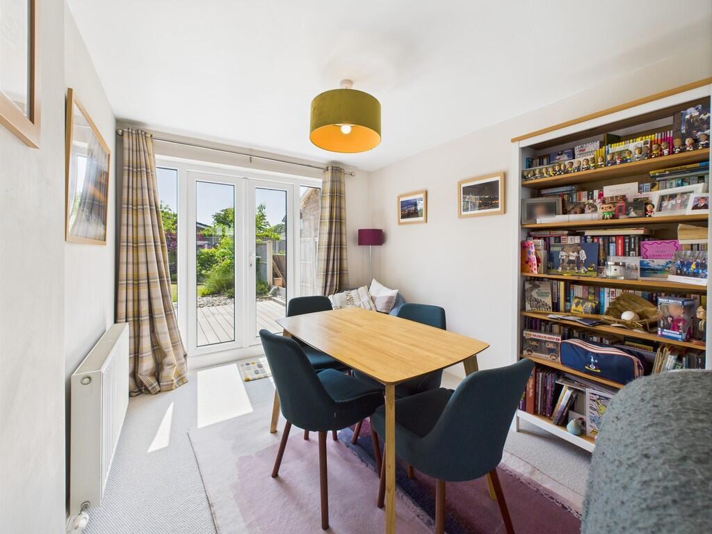 CAM02854G0-PR0393...