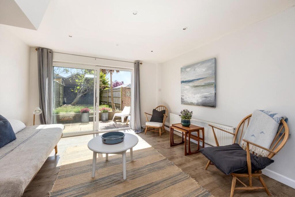 Harbour Way, 200-017.JPG