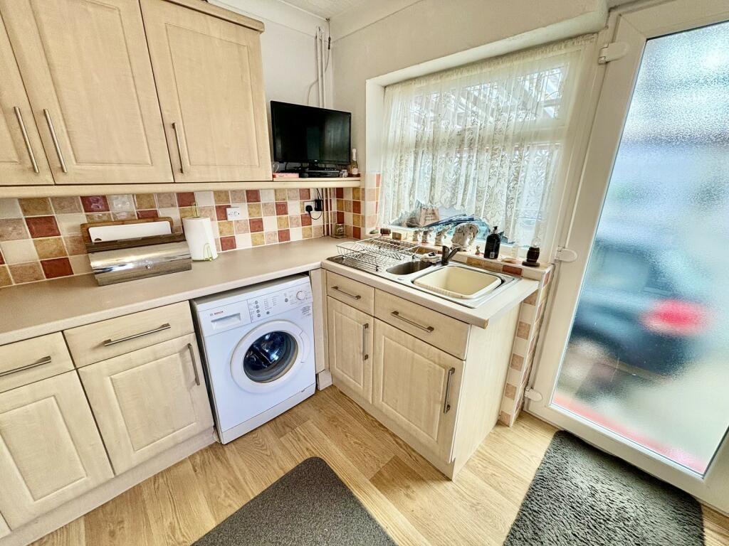 Kitchen / Breakfast Room